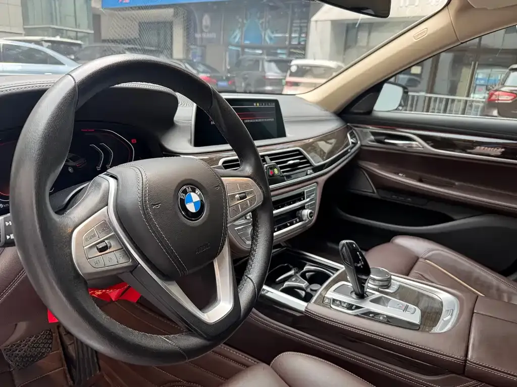BMW 7 Series 2023 из CN, фото 8