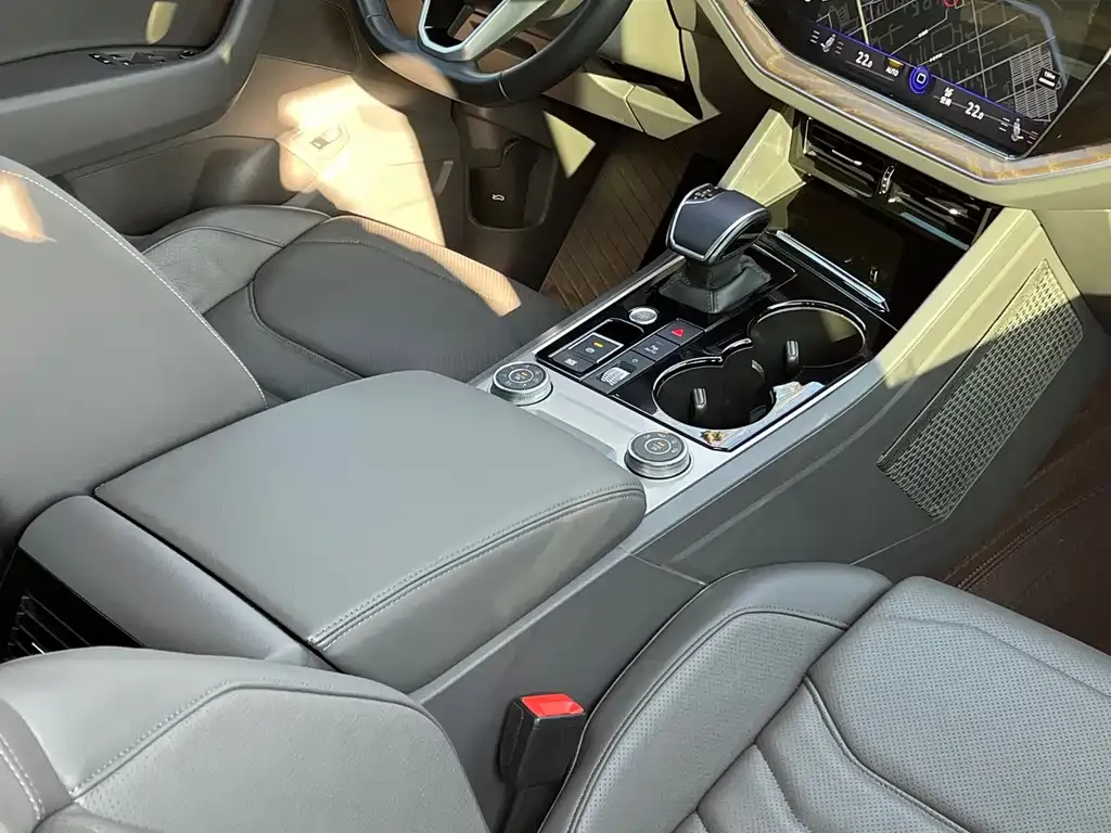 Volkswagen Touareg 2022 из CN, фото 6