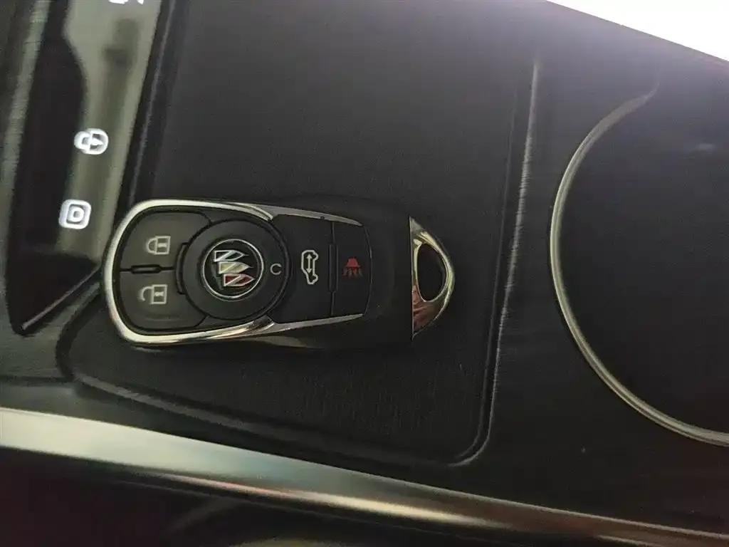 Buick GL8 2021 из CN, фото 2