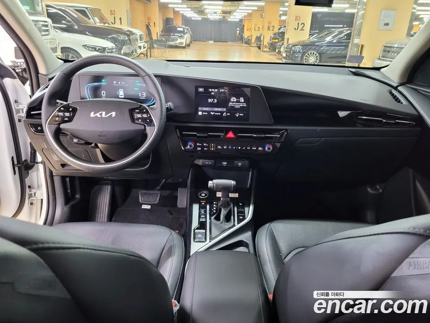 Kia Niro — фото 10