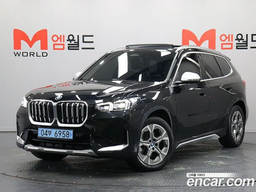 BMW iX1