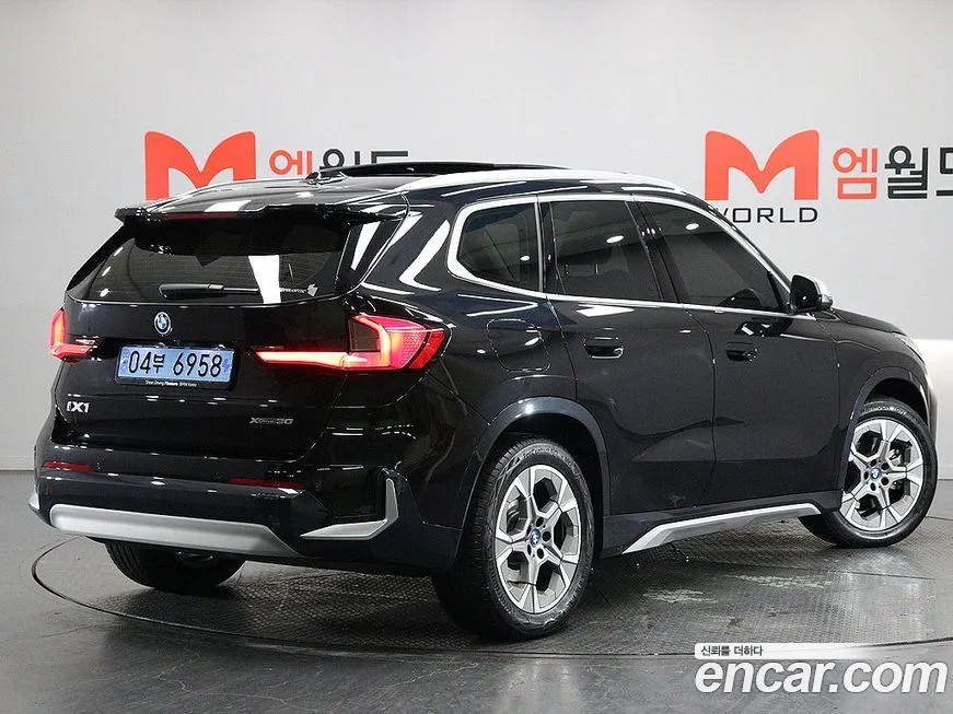 BMW iX1 2024 из KR, фото 2