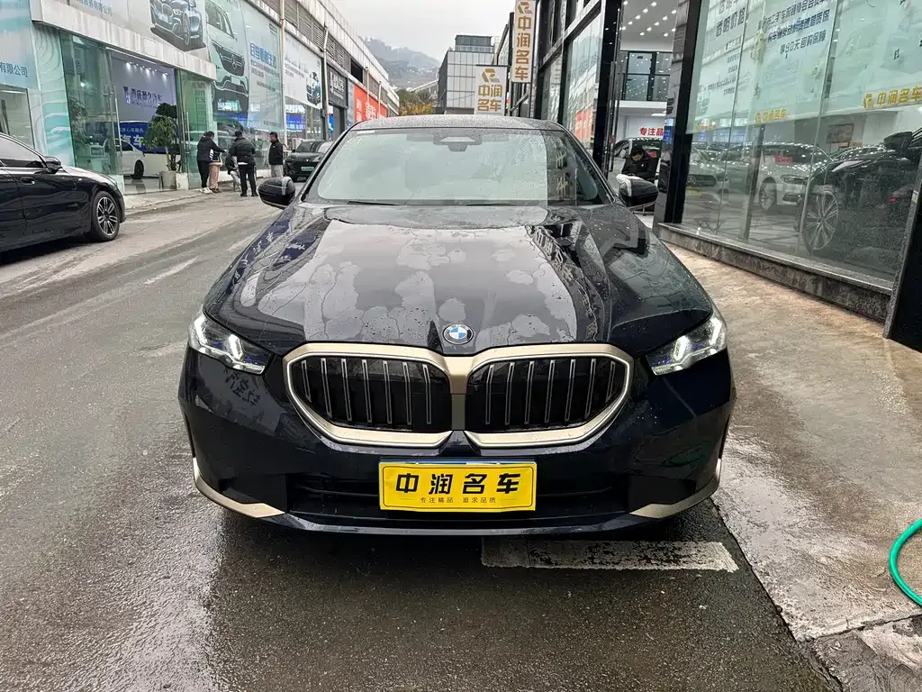 BMW 5 Series 2024 из CN, фото 7