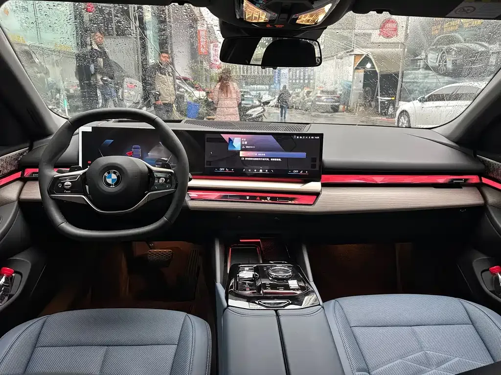 BMW 5 Series 2024 из CN, фото 2