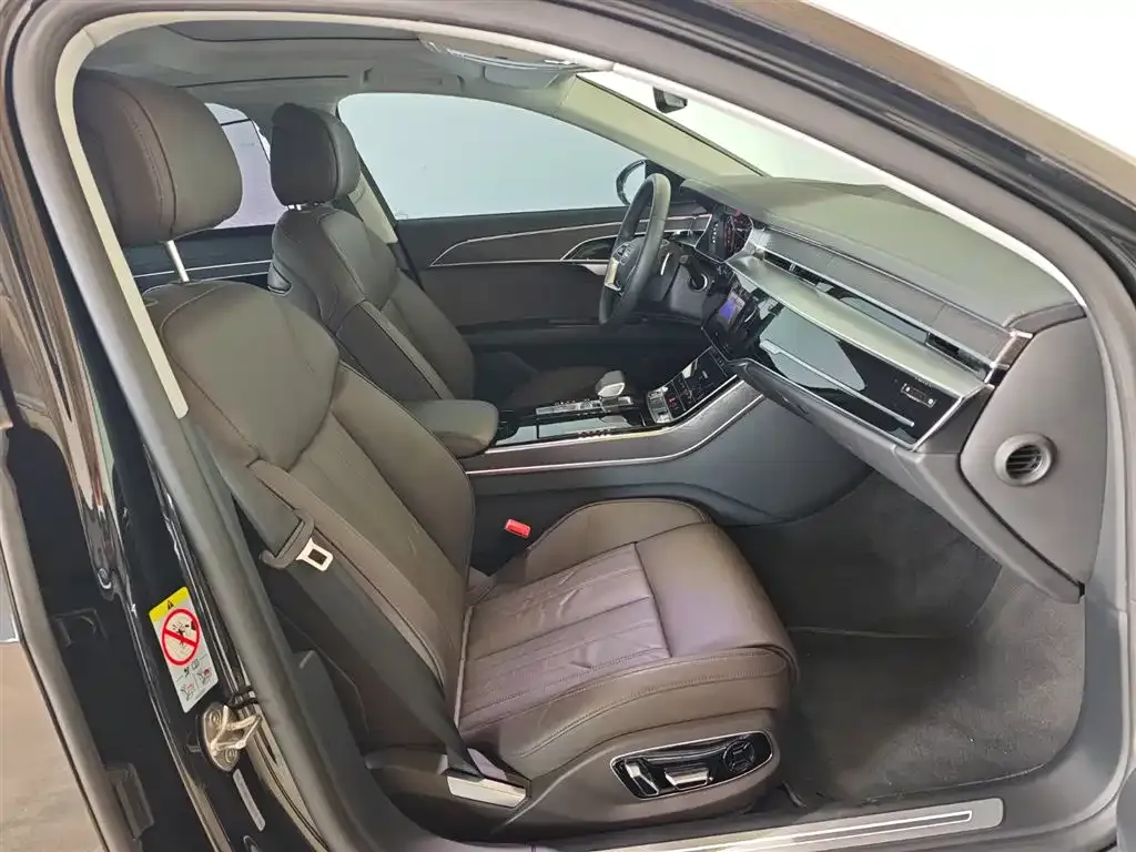 Audi A8 2025 из CN, фото 9