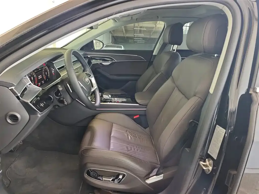 Audi A8 2025 из CN, фото 4