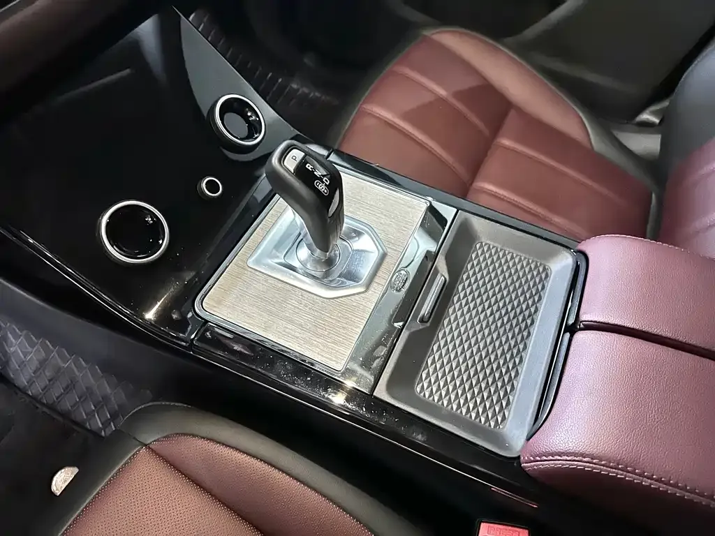 Land Rover Evoque 2023 из CN, фото 4