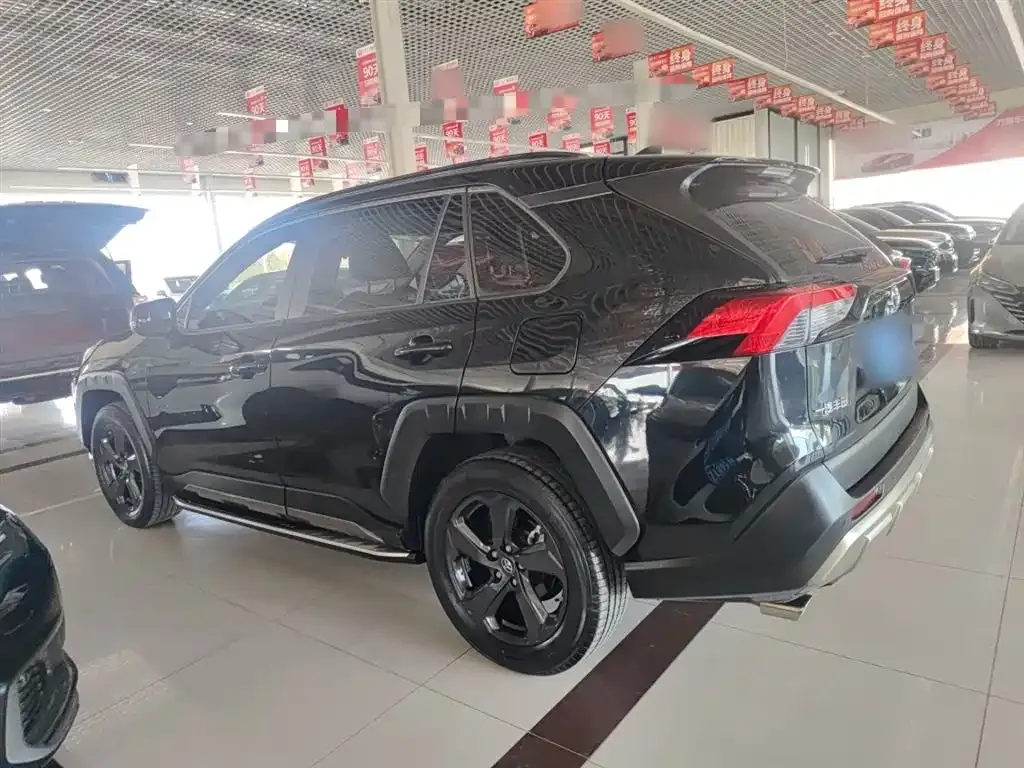 Toyota RAV4 2023 из CN, фото 5