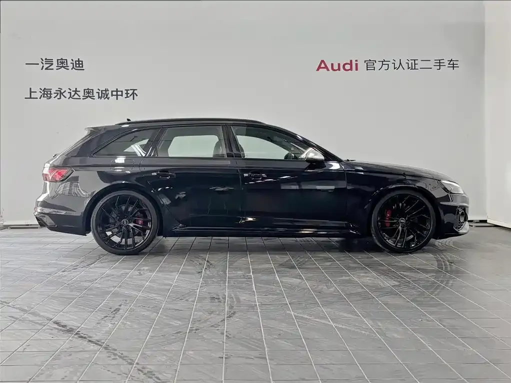 Audi RS 4 2024 из CN, фото 4