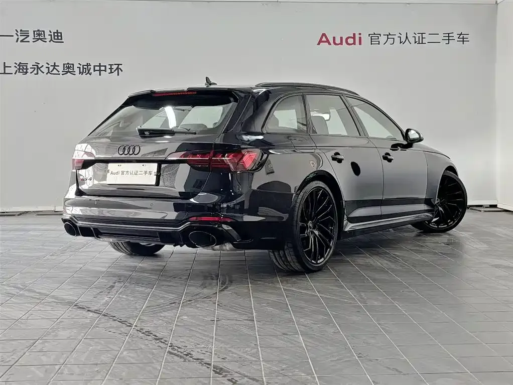 Audi RS 4 2024 из CN, фото 7