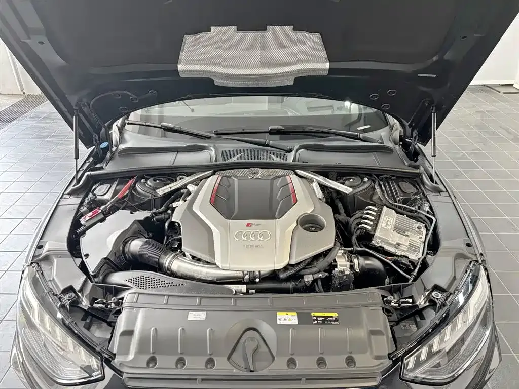 Audi RS 4 2024 из CN, фото 8