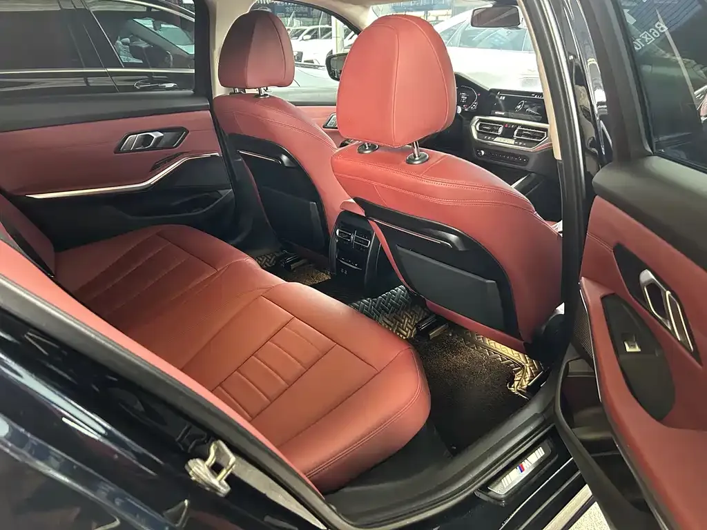 BMW 3 Series 2021 из CN, фото 2