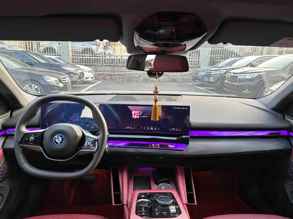 BMW i5 — фото 2