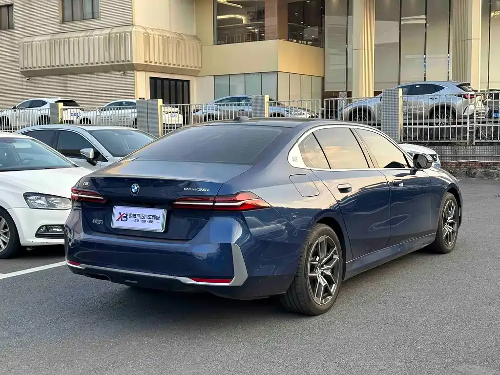BMW i5 — фото 7