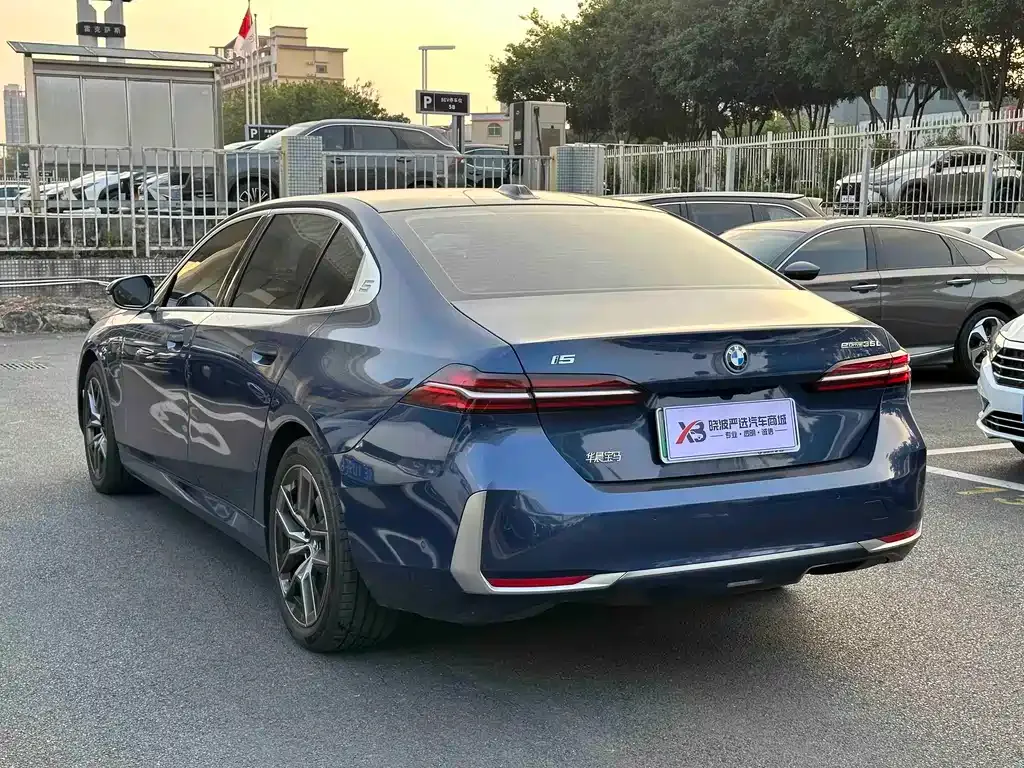 BMW i5 — фото 6