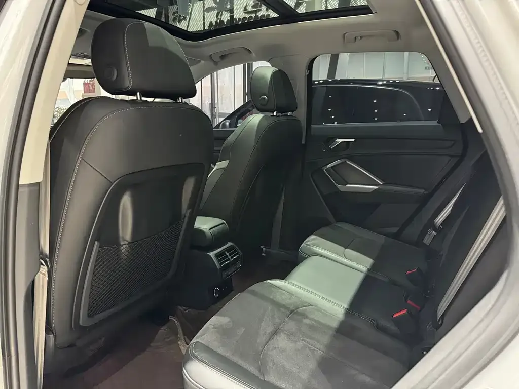 Audi Q3 2023 из CN, фото 5