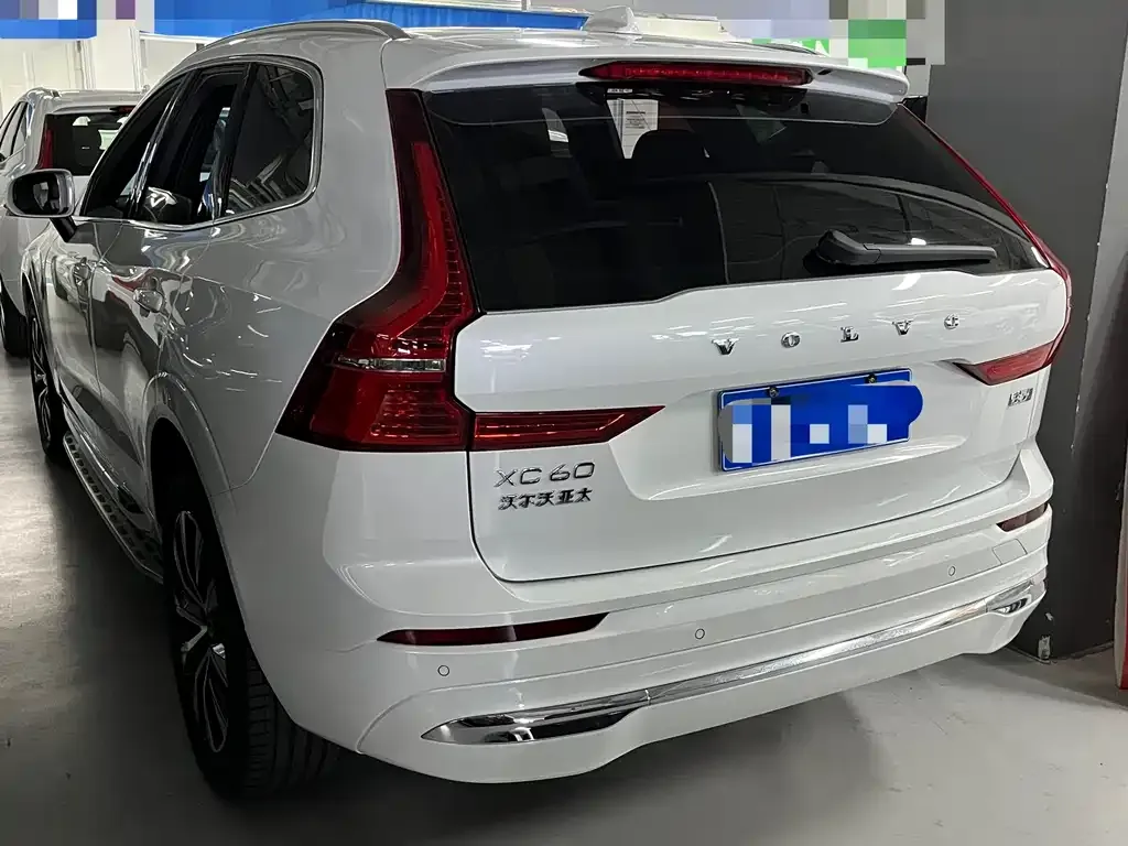 Volvo XC60 2023 из CN, фото 4