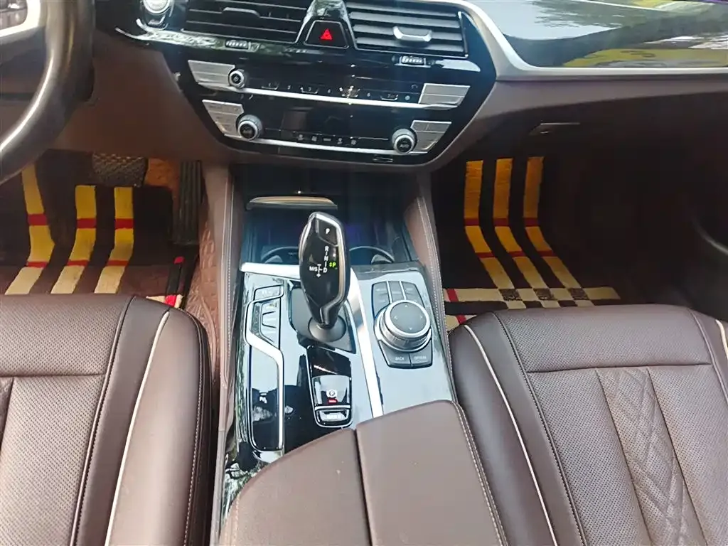 BMW 5 Series 2022 из CN, фото 3