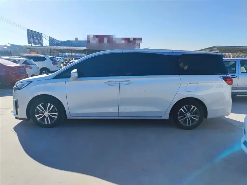 Buick GL8 2023 из CN, фото 5