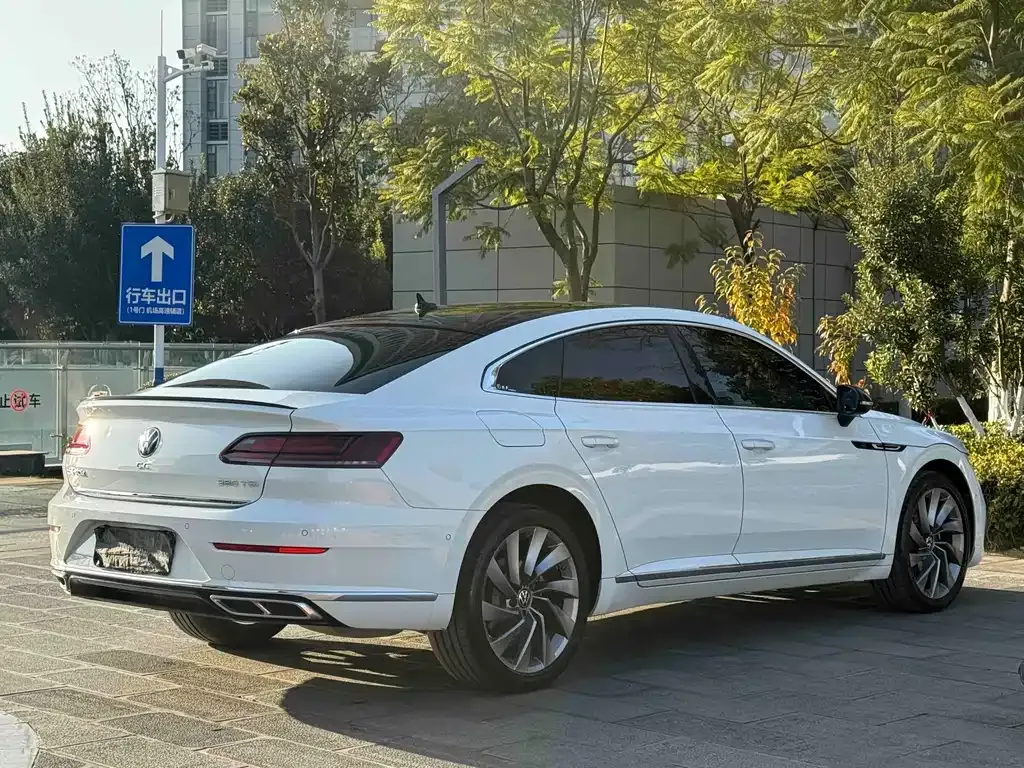 Volkswagen CC 2022 из CN, фото 9