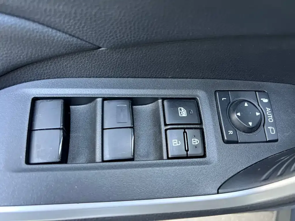 Toyota Wildlander 2023 из CN, фото 6