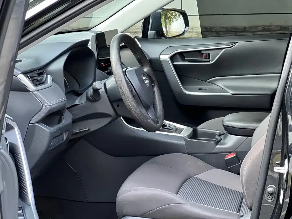 Toyota Wildlander 2023 из CN, фото 5