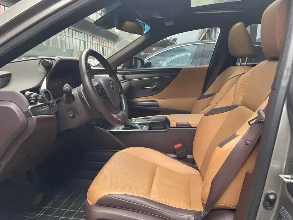 Lexus ES 2021 из CN, фото 4