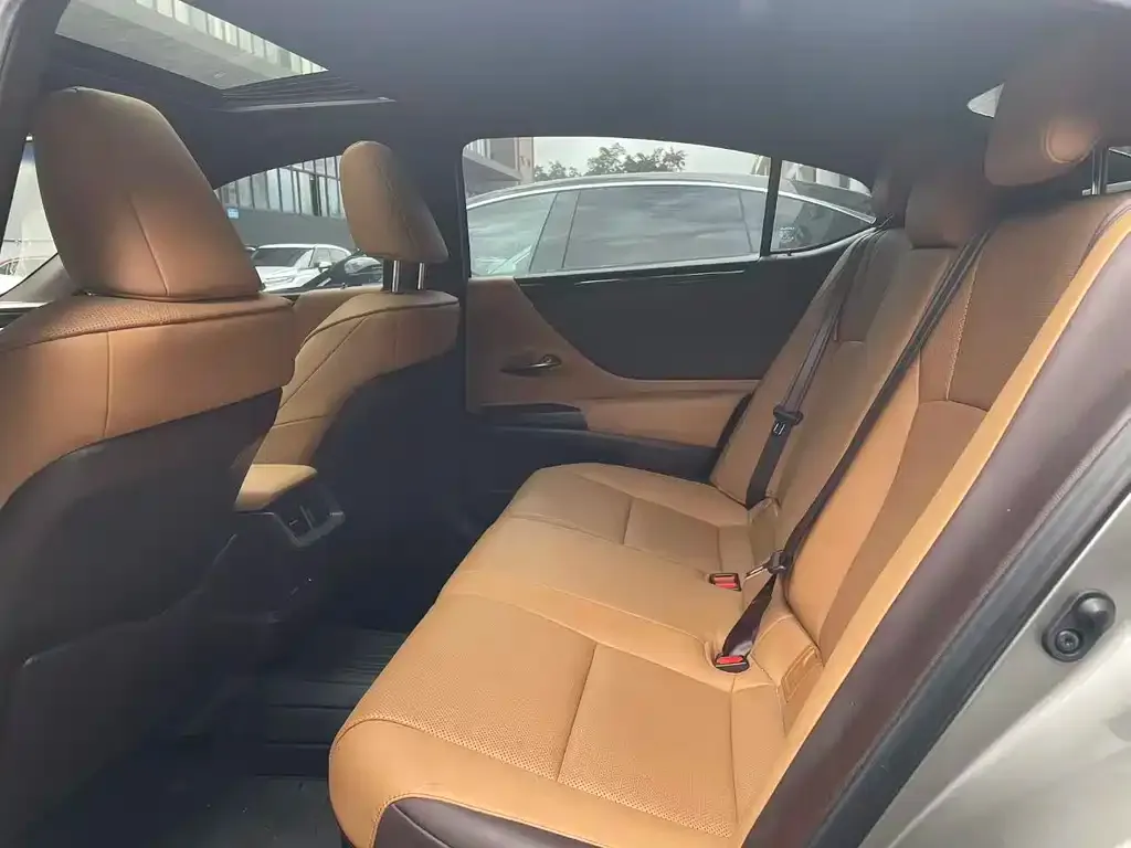 Lexus ES 2021 из CN, фото 8