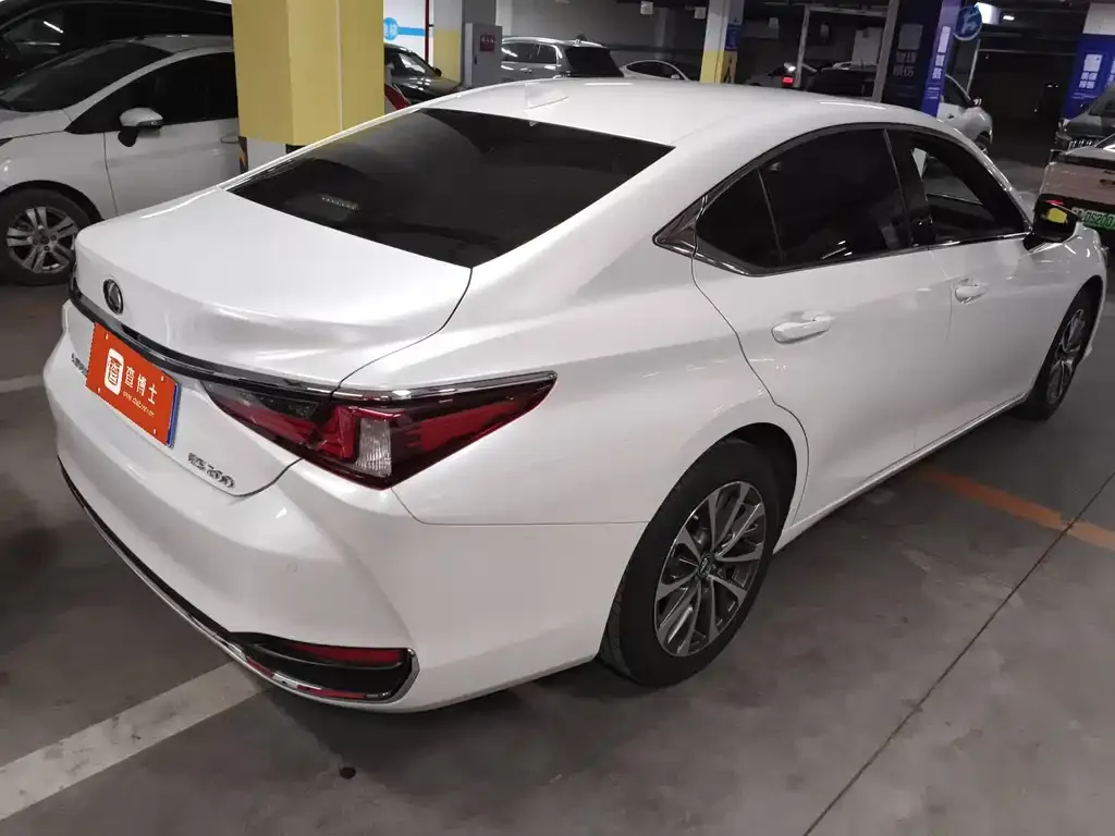 Lexus ES 2022 из CN, фото 8