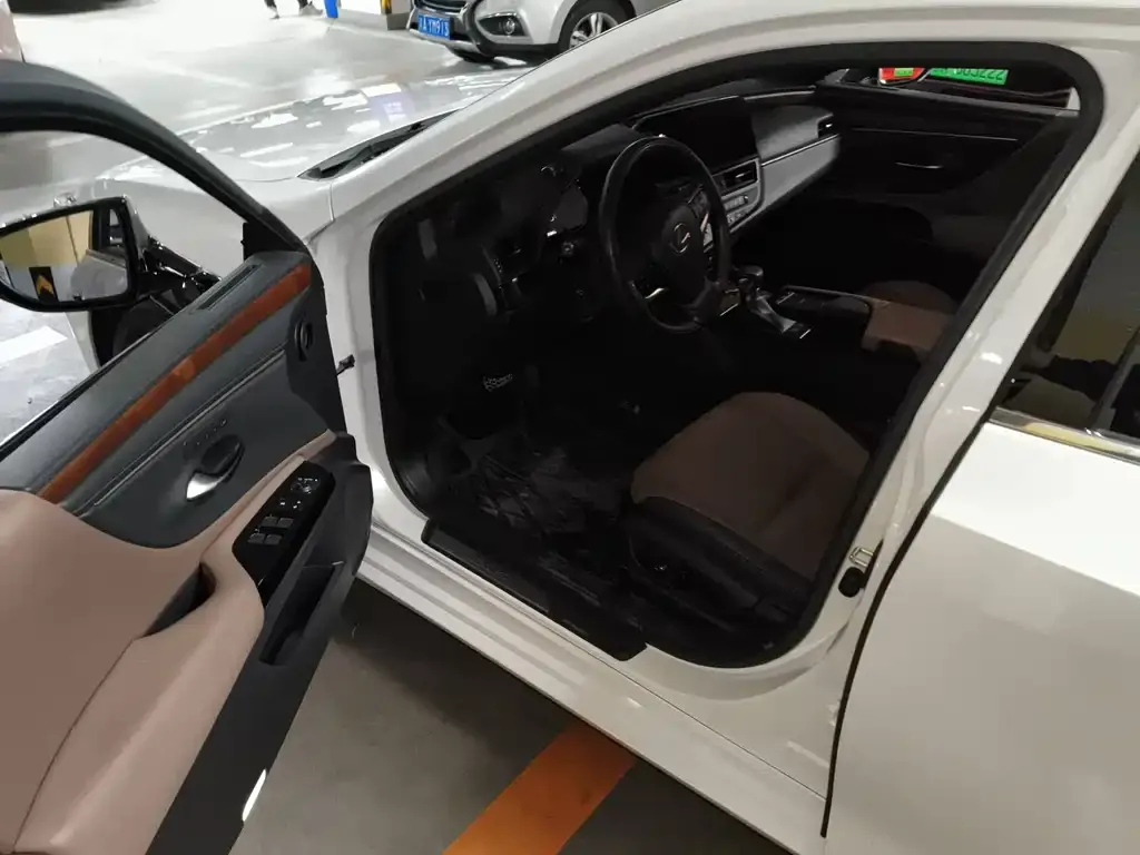 Lexus ES 2022 из CN, фото 7