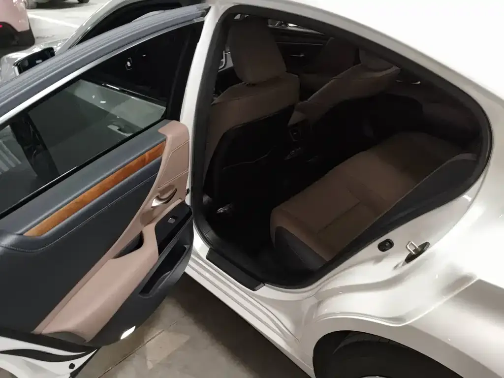 Lexus ES 2022 из CN, фото 6