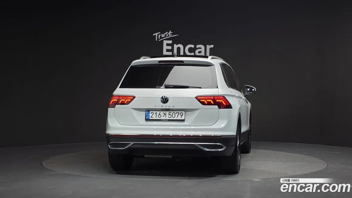 Volkswagen Tiguan — фото 9