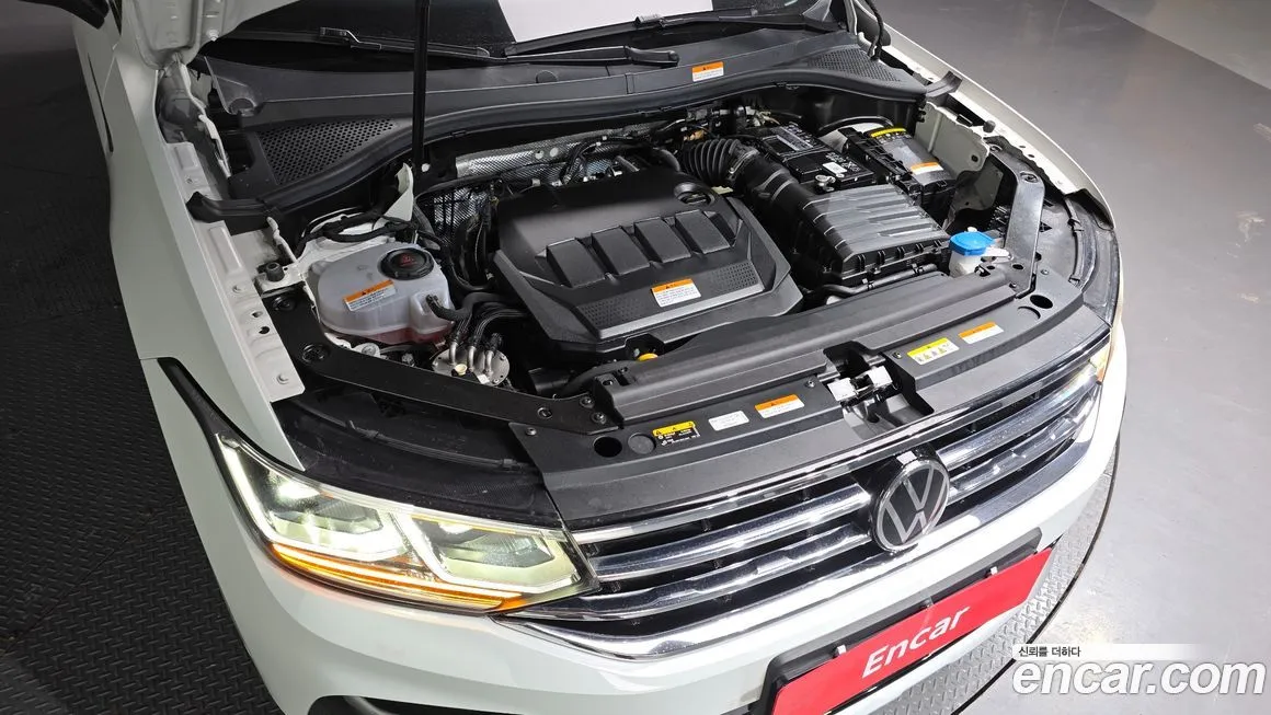 Volkswagen Tiguan — фото 8