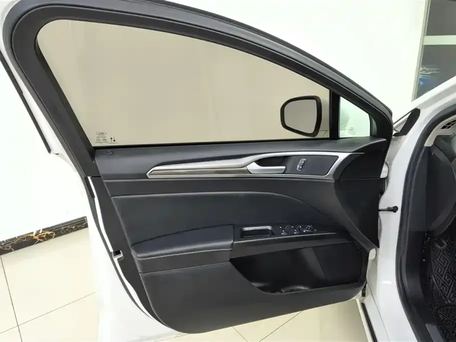 Ford Mondeo 2021 из CN, фото 2