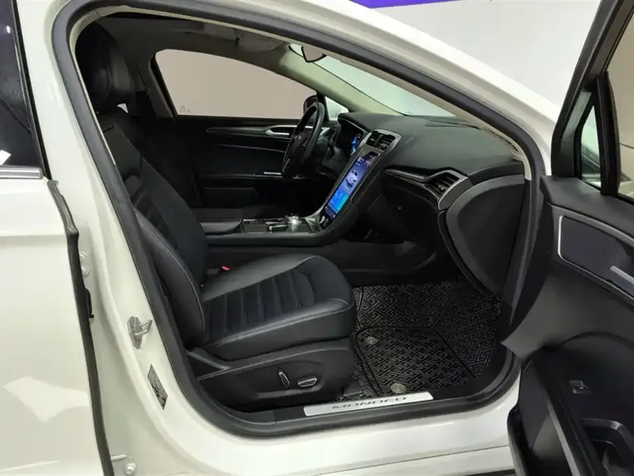 Ford Mondeo 2021 из CN, фото 4