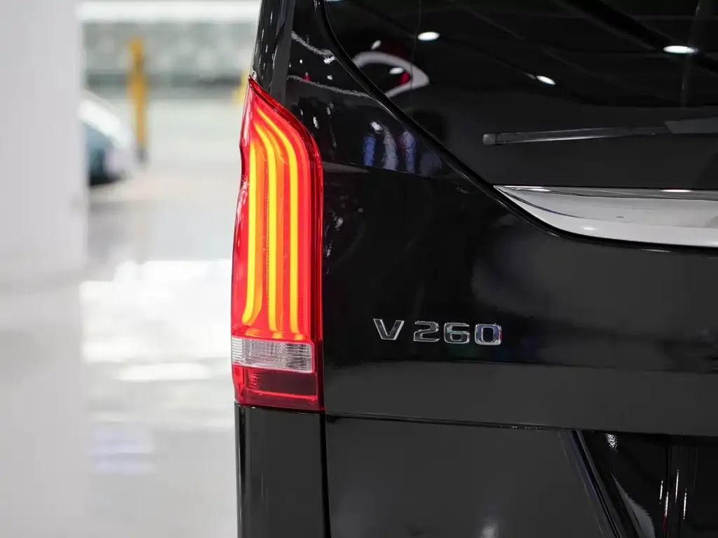 Mercedes-Benz V-Class 2023 из CN, фото 4