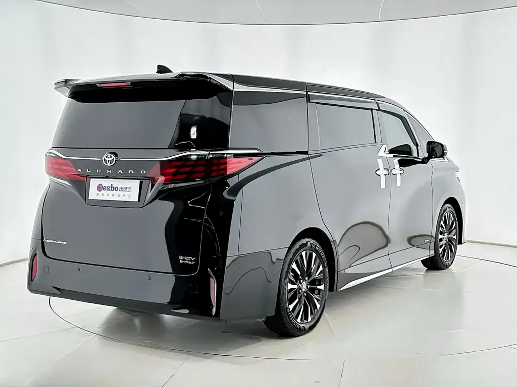 Toyota Alphard — фото 6
