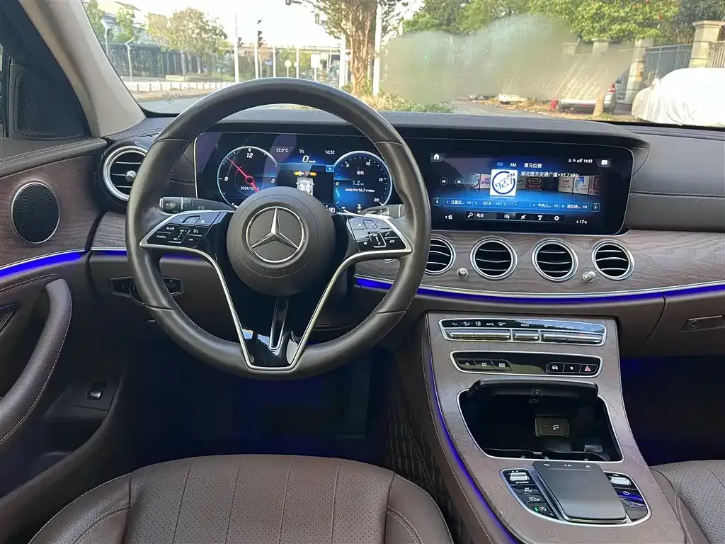 Mercedes-Benz E-Class — фото 5