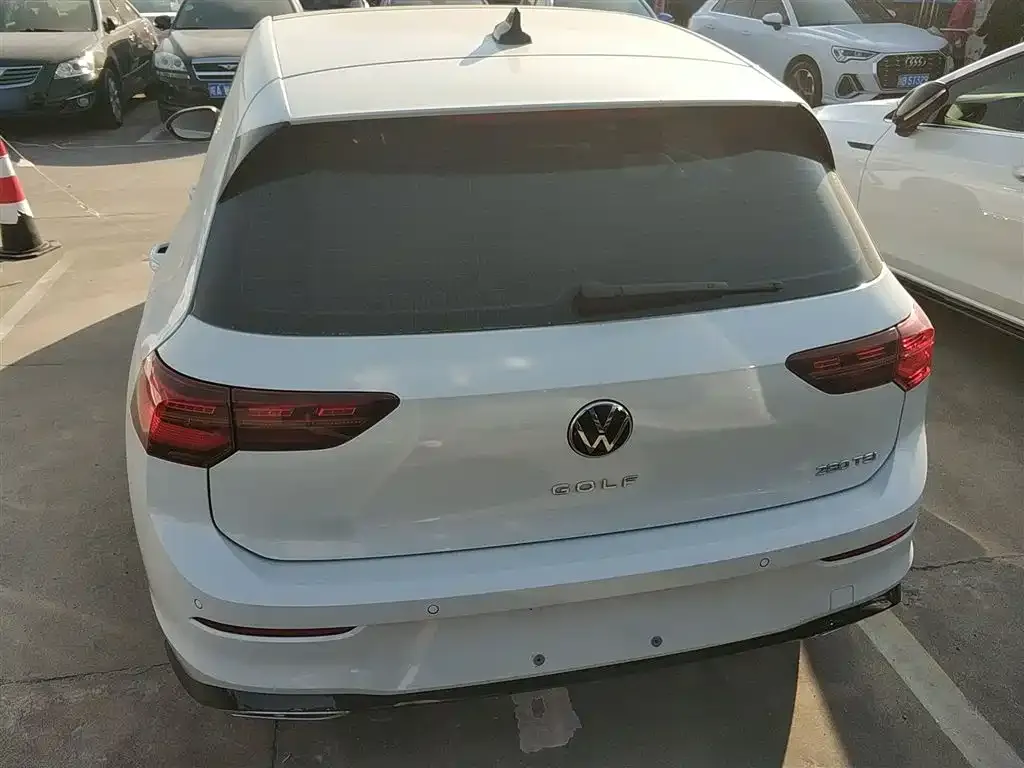 Volkswagen Golf 2022 из CN, фото 6
