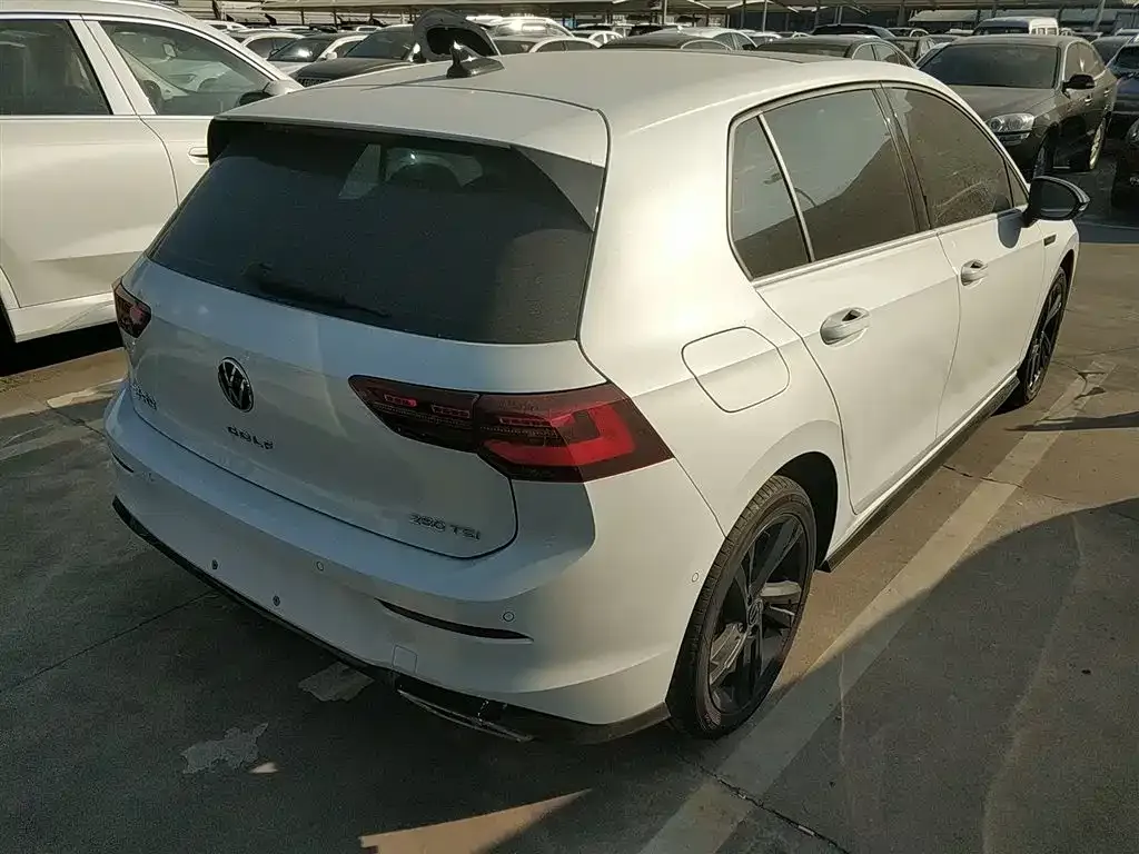 Volkswagen Golf 2022 из CN, фото 7