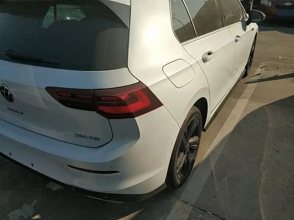 Volkswagen Golf 2022 из CN, фото 8