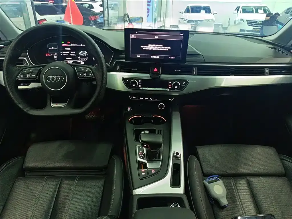 Audi A4L 2023 из CN, фото 9