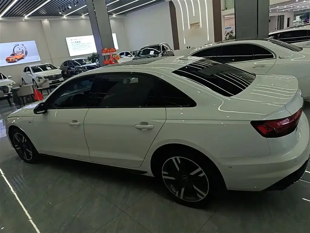 Audi A4L 2023 из CN, фото 5