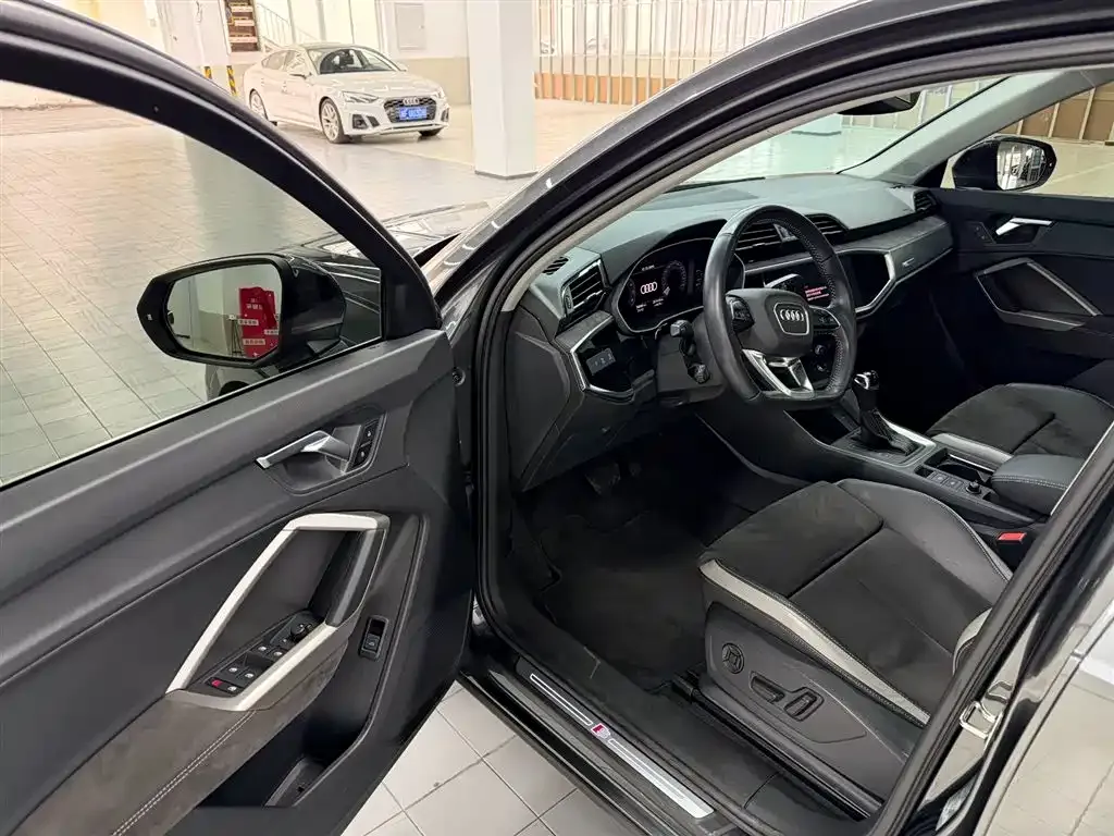 Audi Q3 2021 из CN, фото 10