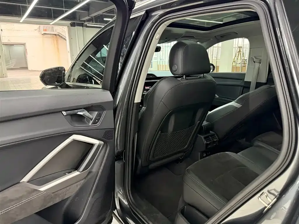 Audi Q3 2021 из CN, фото 9