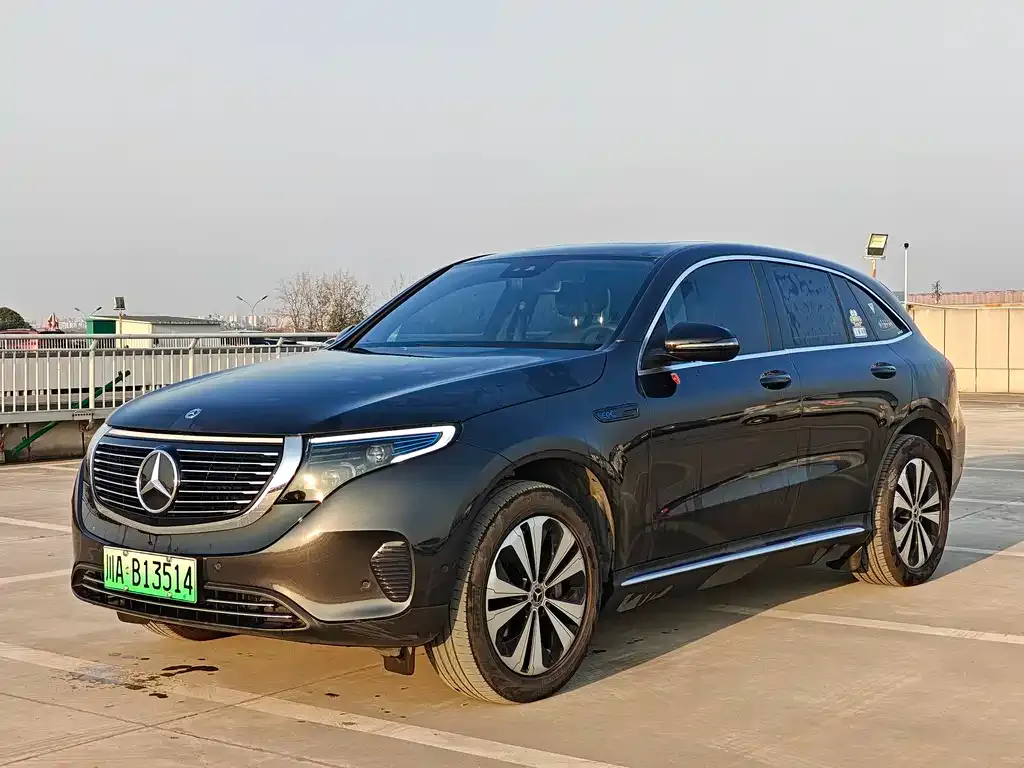 Mercedes-Benz EQC — фото 1