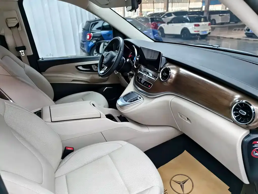 Mercedes-Benz V-Class 2022 из CN, фото 7