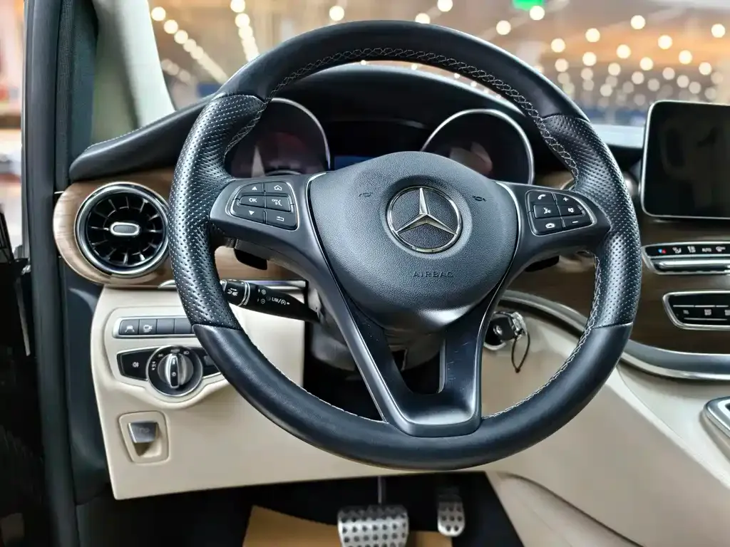 Mercedes-Benz V-Class 2022 из CN, фото 8