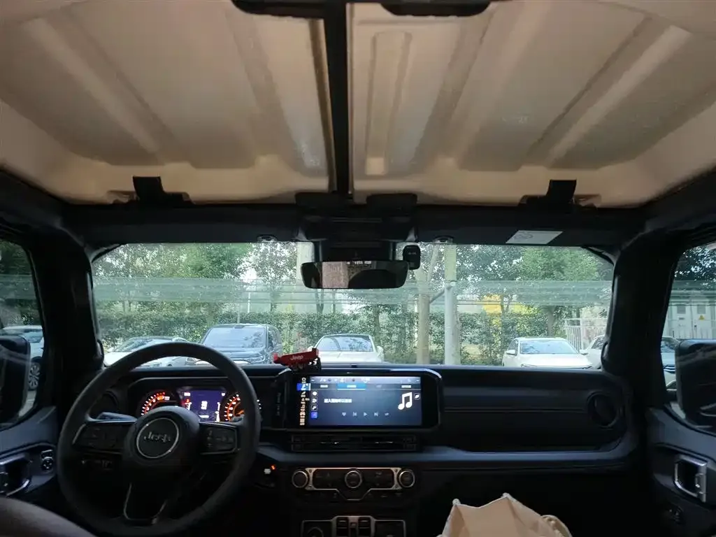 Jeep Wrangler 2024 из CN, фото 2