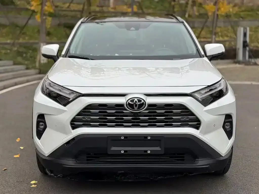 Toyota RAV4 — фото 5